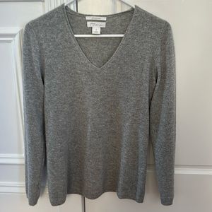 100% cashmere Nordstrom v neck grey sweater size small